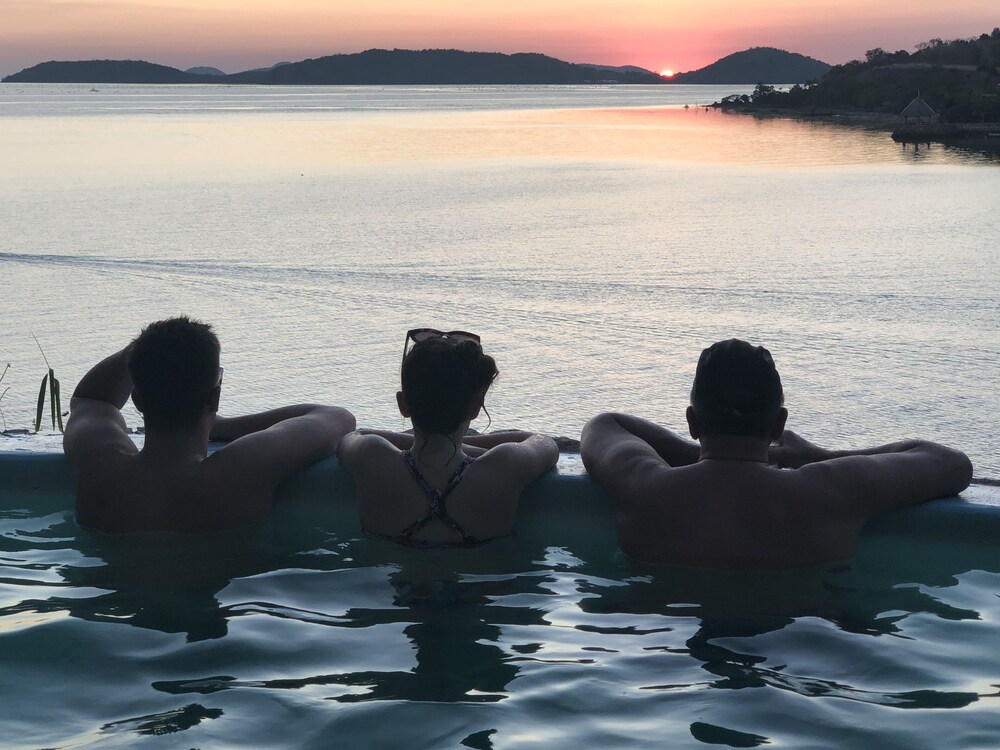 pearl bay villas