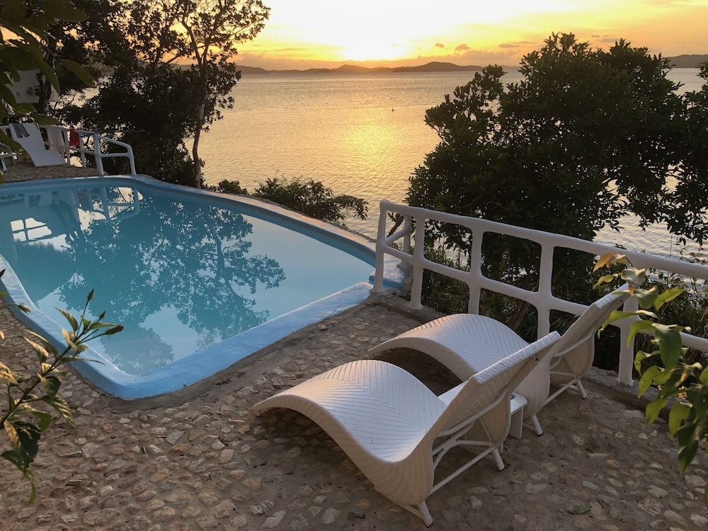pearl bay villas