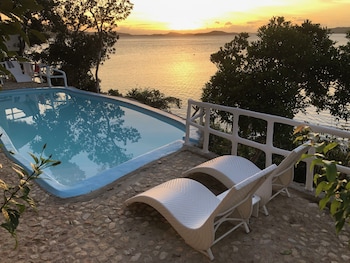 pearl bay villas