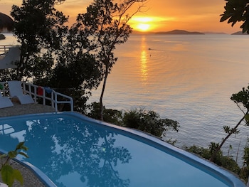 pearl bay villas