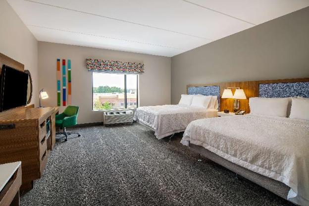 hampton inn and suites raleigh midtown