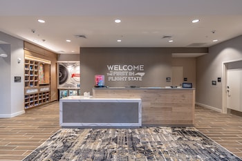 hampton inn and suites raleigh midtown