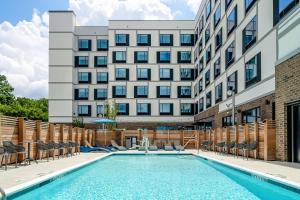 hampton inn and suites raleigh midtown