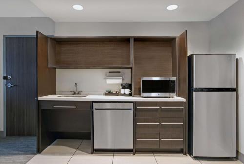 home2 suites asheville airport