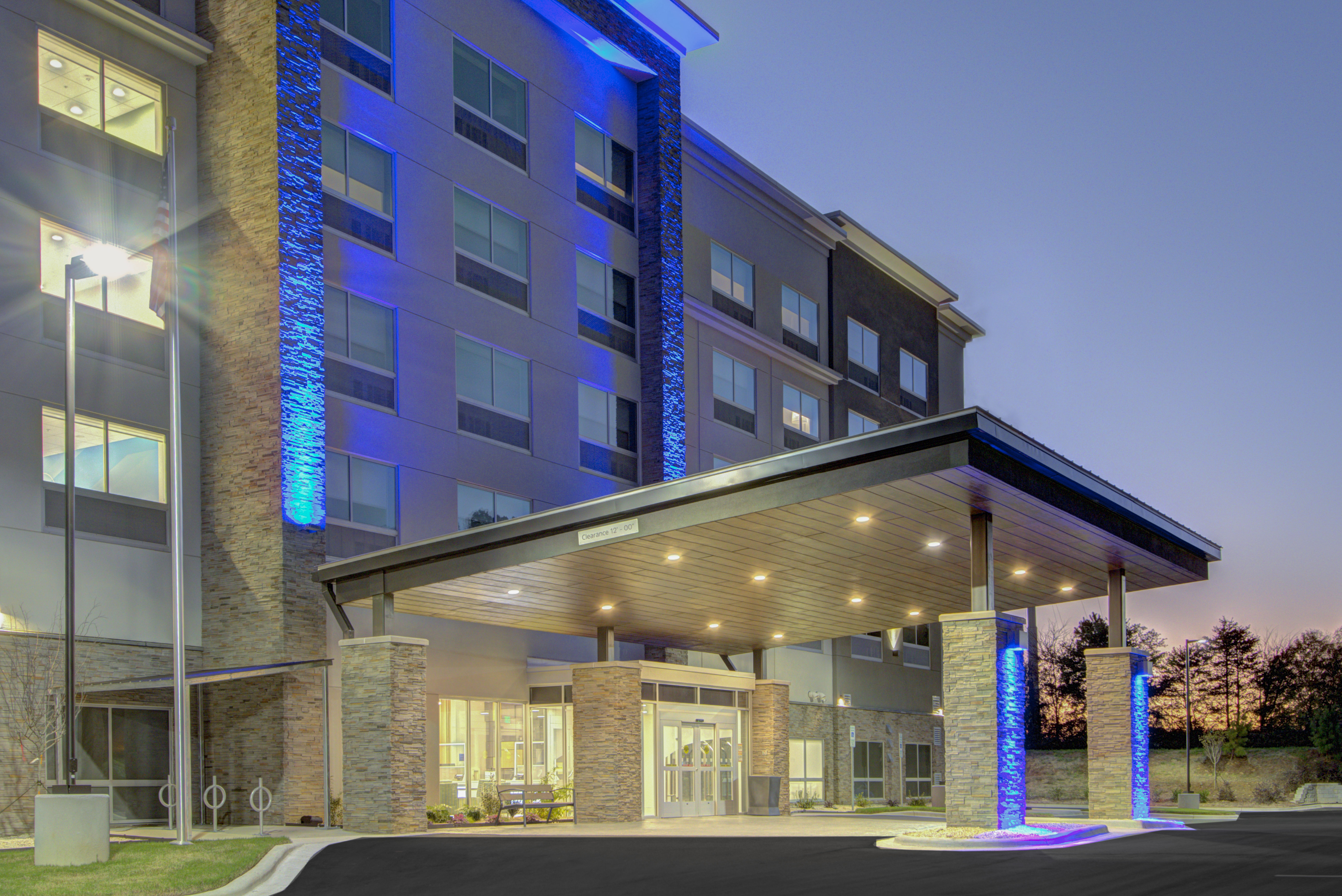 holiday inn express and suites charlotte southwest an ihg hotel