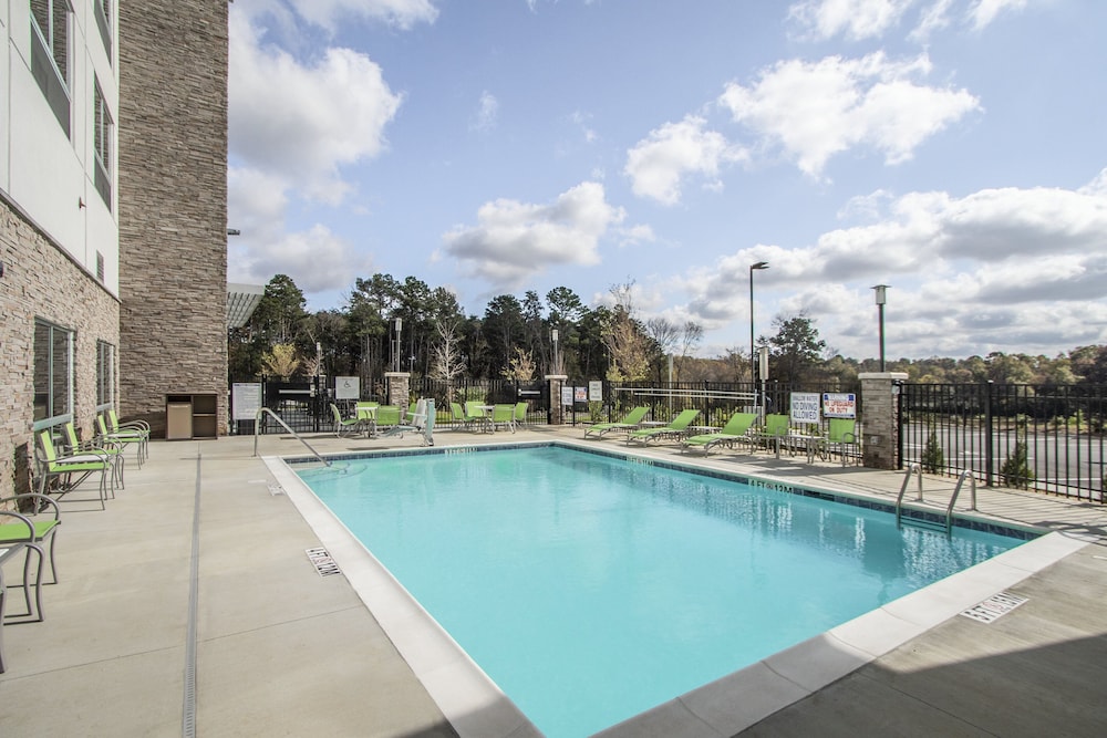 holiday inn express and suites charlotte southwest an ihg hotel
