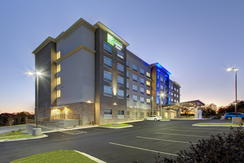 holiday inn express and suites charlotte southwest an ihg hotel