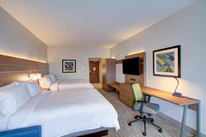 holiday inn express and suites charlotte southwest an ihg hotel
