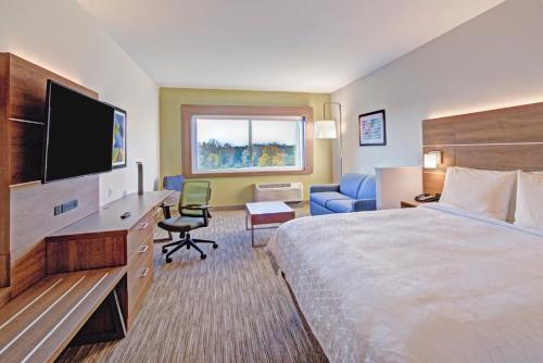 holiday inn express and suites charlotte southwest an ihg hotel