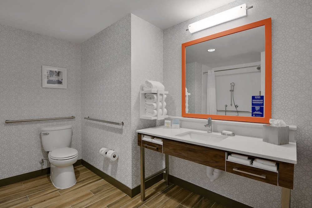 hampton inn salem boston