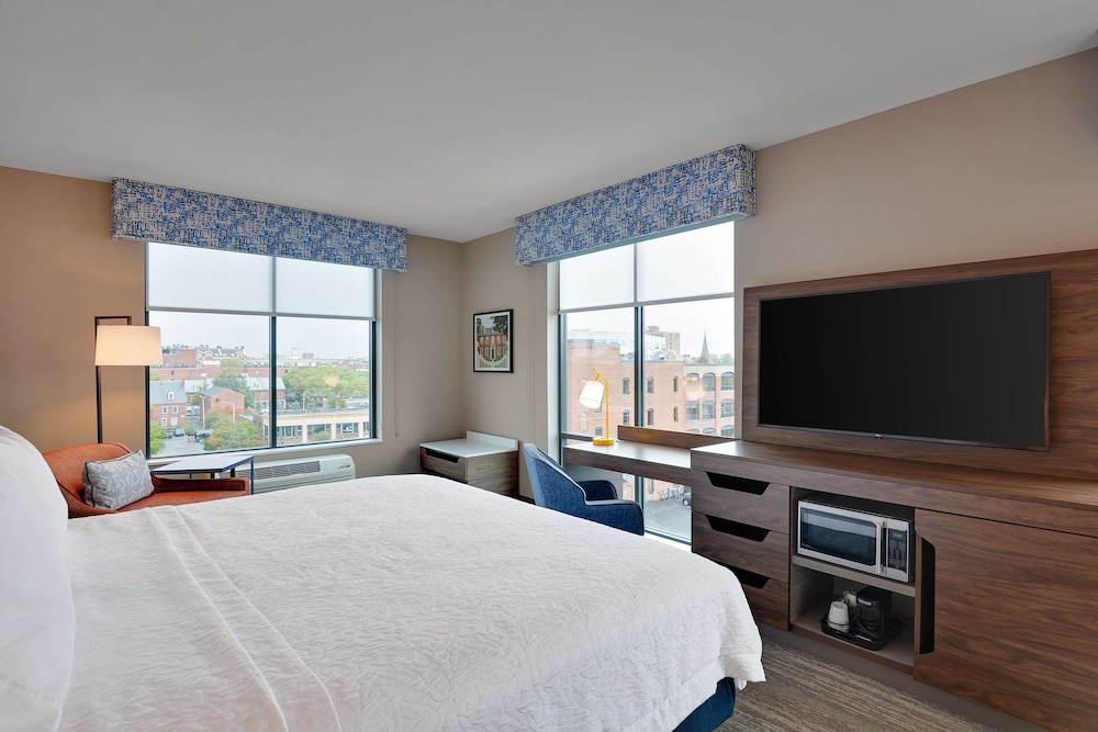 hampton inn salem boston