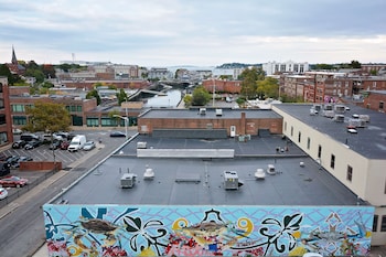 hampton inn salem boston