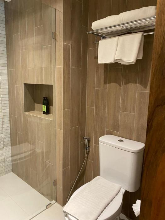 the quarter phromphong by uhg