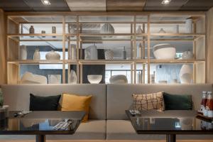 the quarter phromphong by uhg