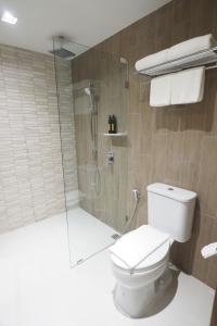 the quarter phromphong by uhg