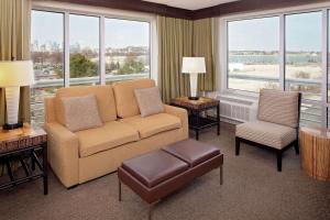 doubletree by hilton hotel boston bayside