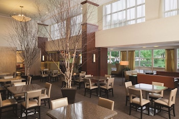 Doubletree By Hilton Hotel Boston Bayside,Dorchester>>Boston,4 star