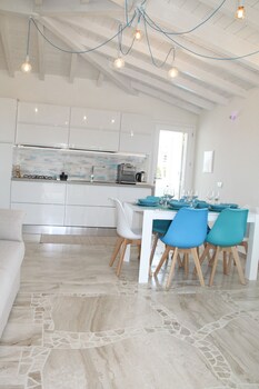 r house