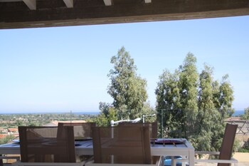 r house