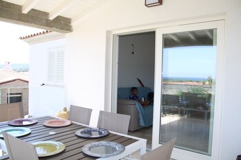 r house