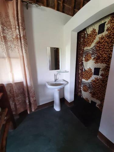 tangi safaris lodge