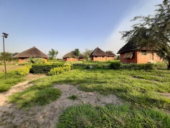 tangi safaris lodge