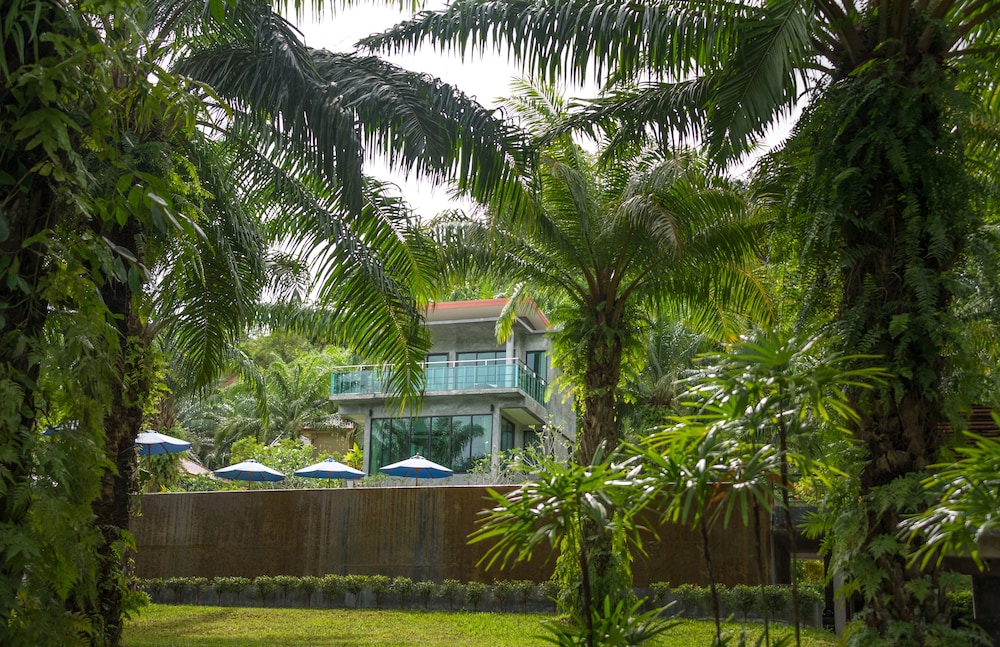 krabi green hill pool villas