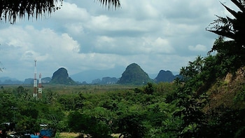 krabi green hill pool villas