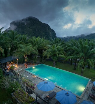 krabi green hill pool villas