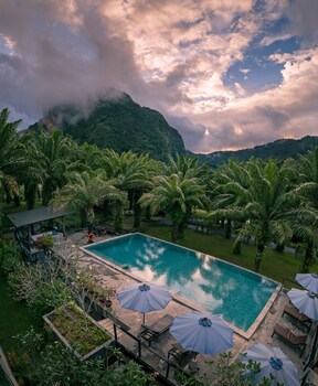 krabi green hill pool villas