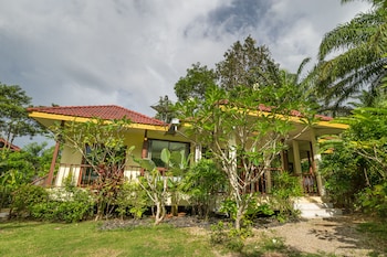 krabi green hill pool villas