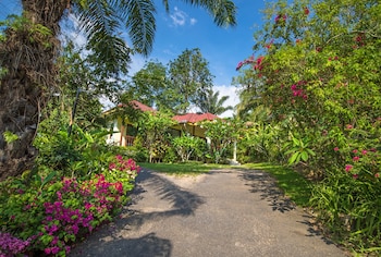 krabi green hill pool villas