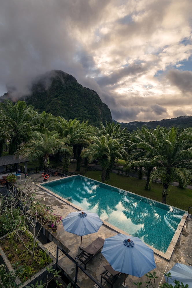 krabi green hill pool villas