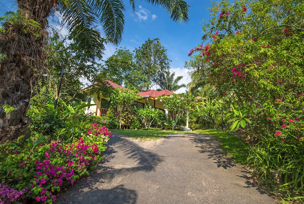 krabi green hill pool villas