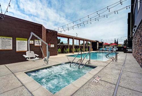 home2 suites by hilton tracy