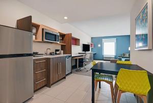 home2 suites by hilton tracy