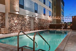 home2 suites by hilton tracy