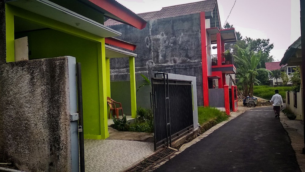 homestay sembiring puncak