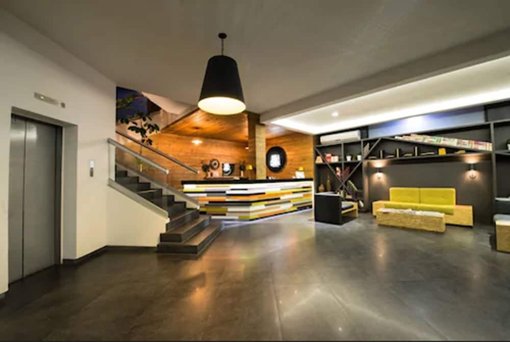 perla central hotel