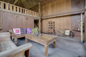 reddoorz omah kayu homestay