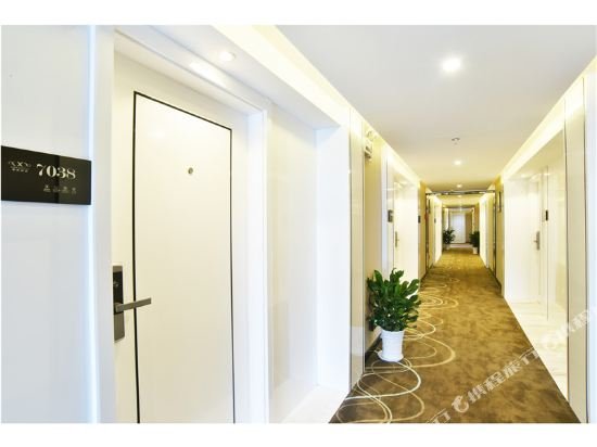 xana hotelle wuhan lingjiao lake wanda plaza branch