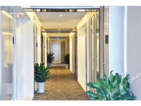 xana hotelle wuhan lingjiao lake wanda plaza branch