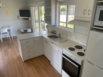 dylene caravan park 2 br family cabin with air