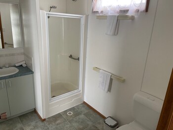 dylene caravan park 2 br family cabin with air