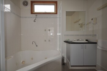 dylene caravan park 2 br family cabin with air