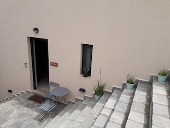 syra suites