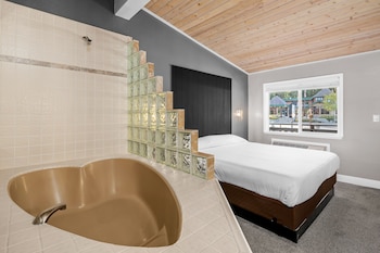 the inn at boatworks