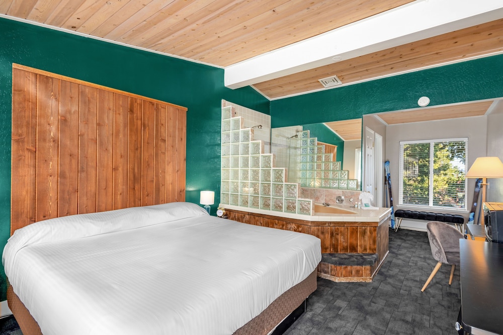 the inn at boatworks