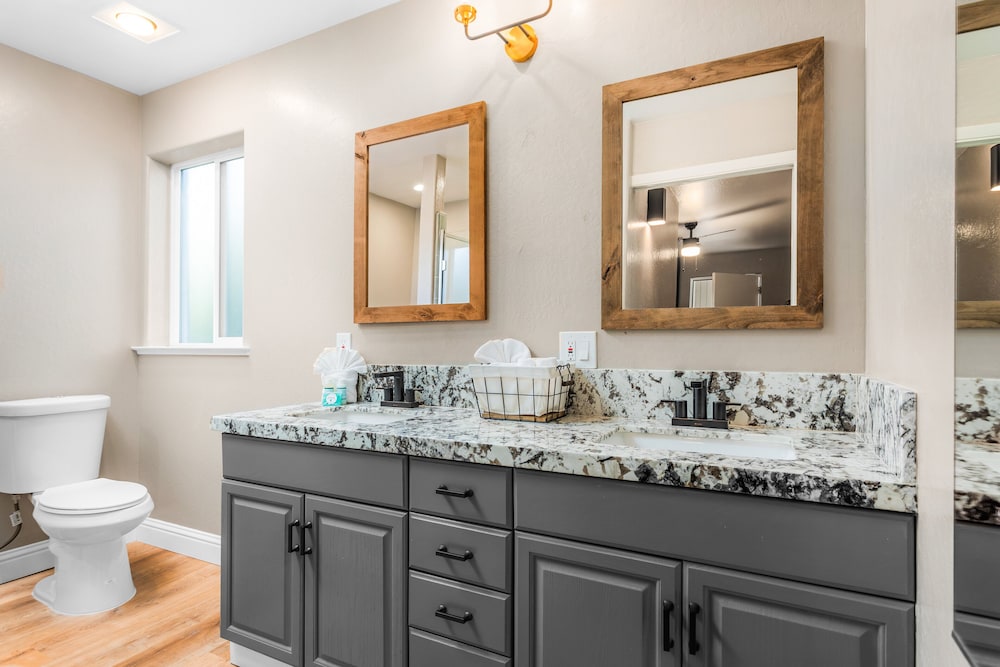 The Inn At Boatworks,El Dorado County>>Carnelian Bay,2 star