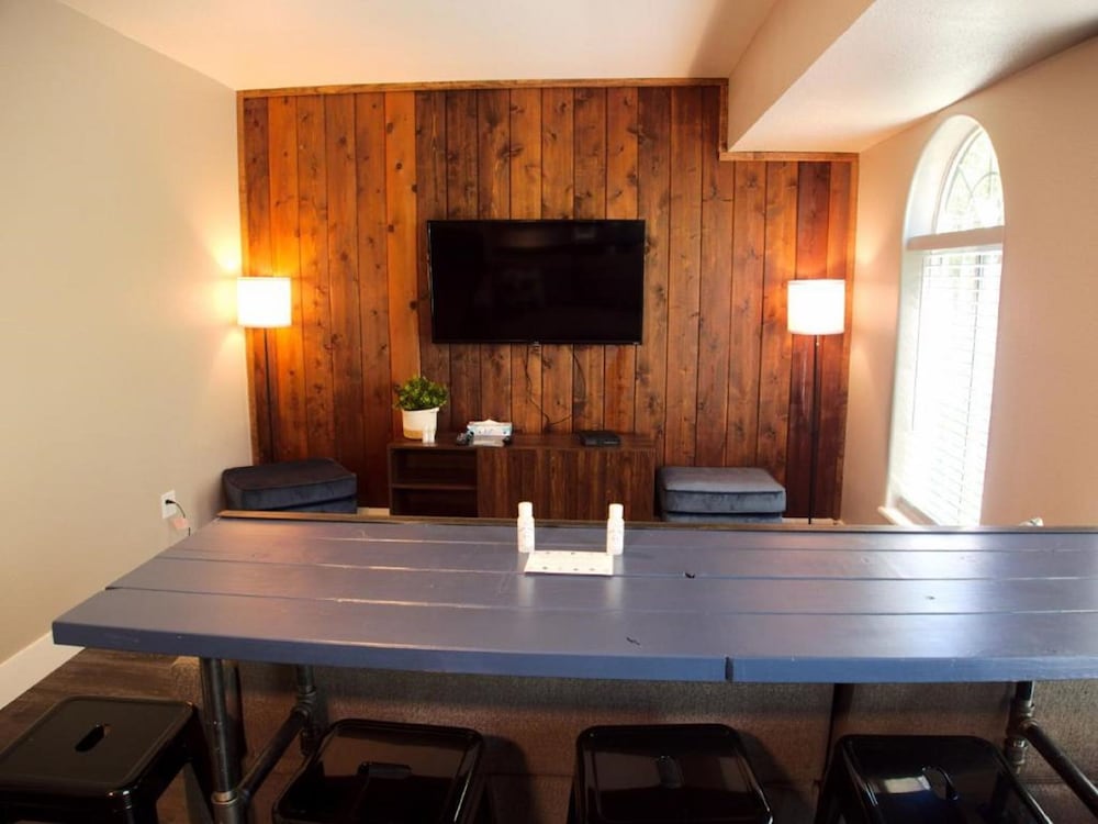The Inn At Boatworks,El Dorado County>>Carnelian Bay,2 star